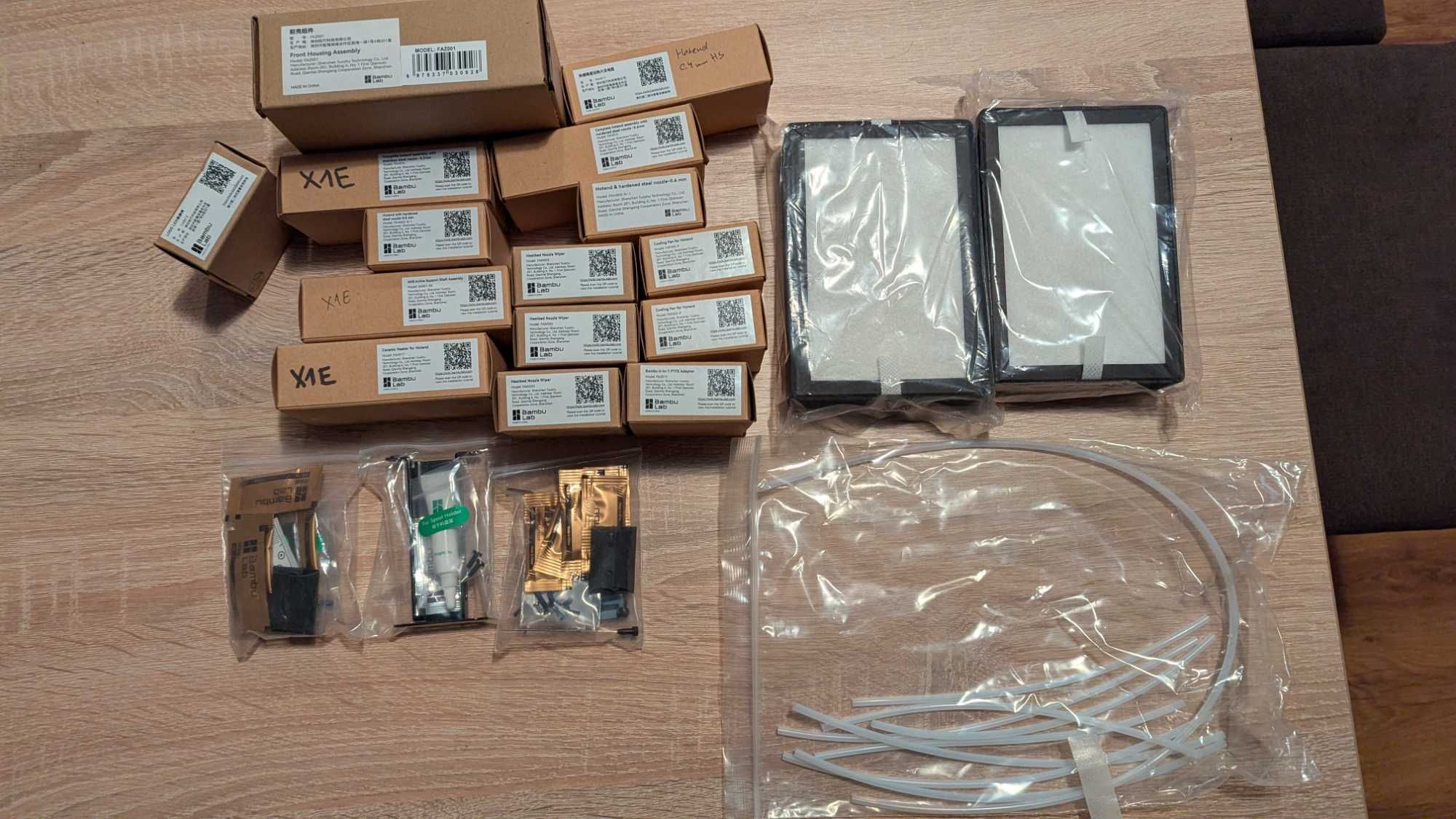 Продавам 3D принтер BambuLab X1E