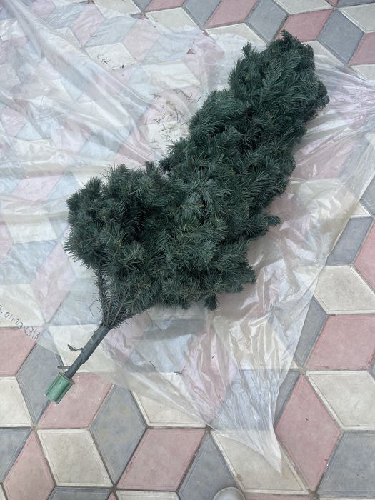 продам 1,5 метр ёлку