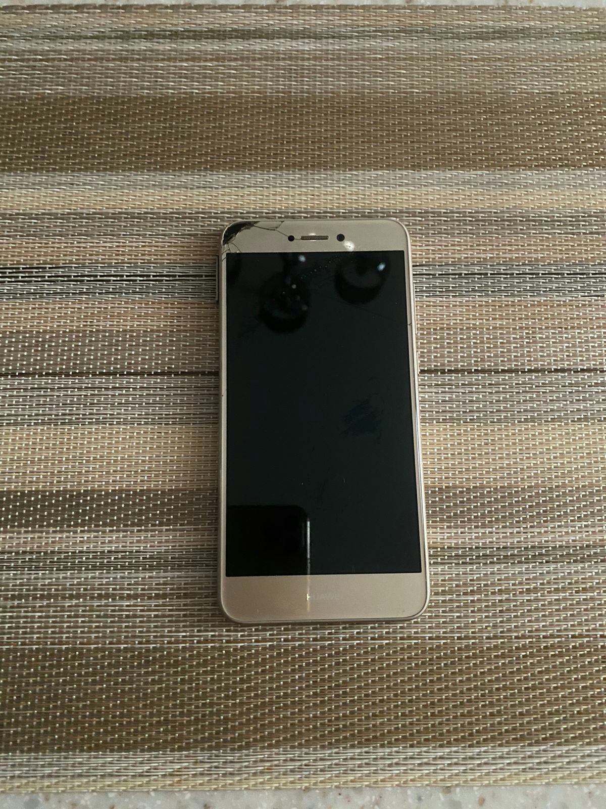 HUAWEI P8 Lite продам