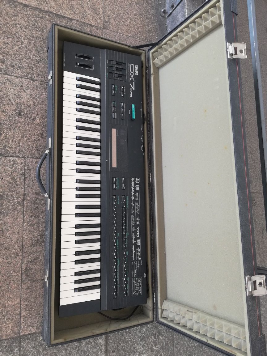 Yamaha Dx 100, Dx 7, Dx 7 ll FD, Dx 11, Dx 21, V 50