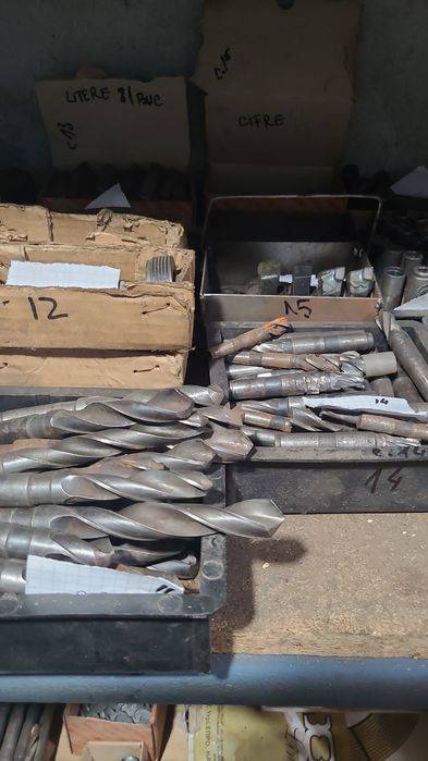 Vand burghie,freze,tarozi,alezoare ,conuri.