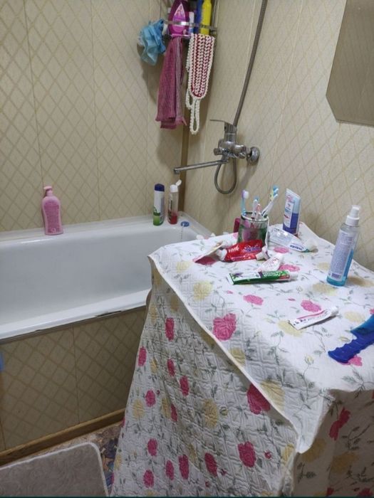 Продаю свою 3 комнатную в центре