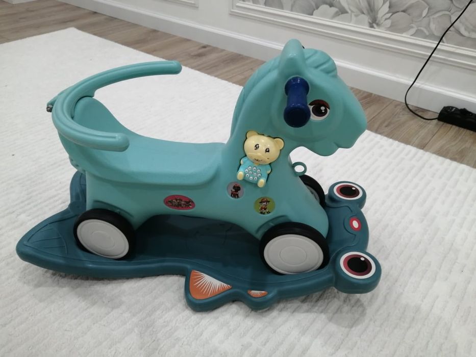 Игрушечная лошадка