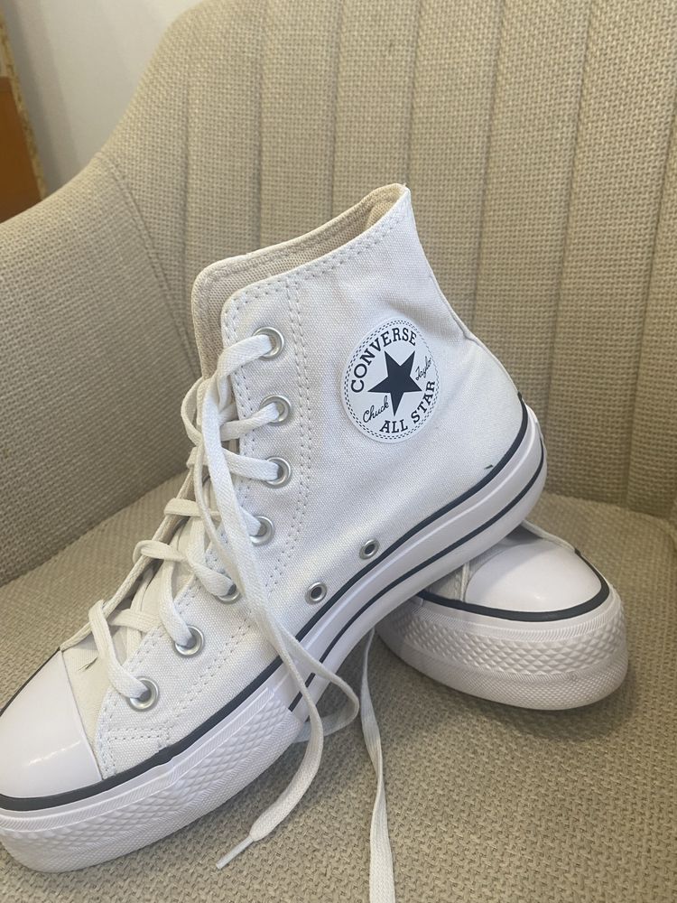 Бели кецове Converse високи