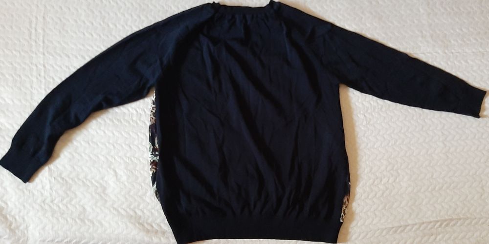 Bluza marimea 40 purtata de doua ori, impecabila