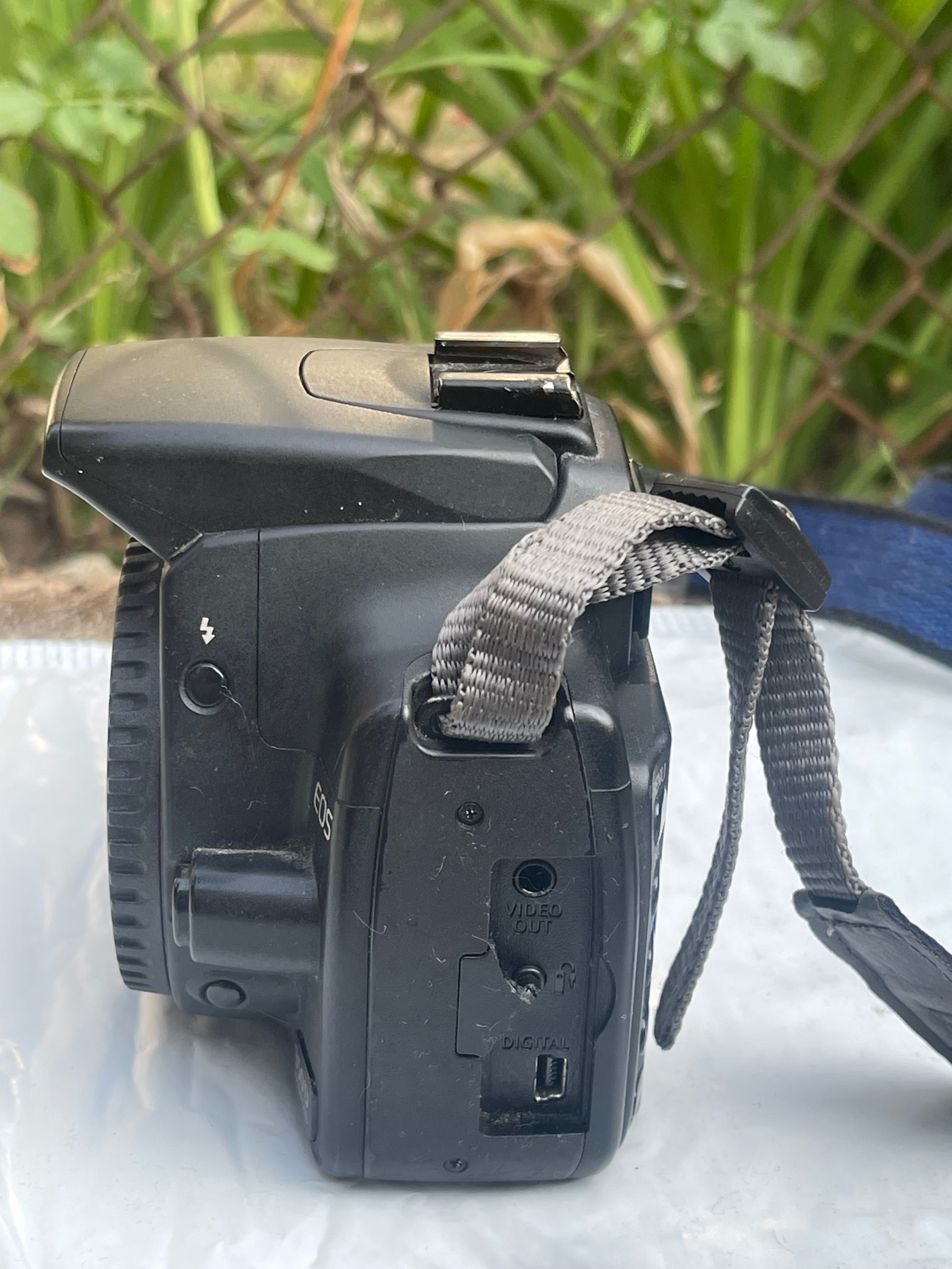 Фотоапарат Nikon I canon