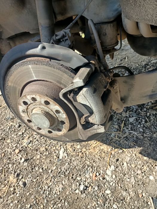 Etrier passat b6 passat b7 passat cc stânga dreapta