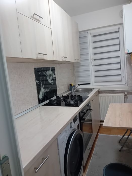 Inchiriez apartament 3 camere, Bacău, Milcov 122