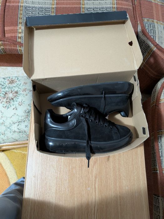 Adidasi noi alexander