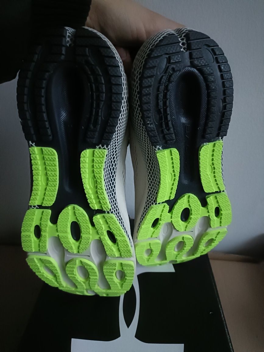 Under Armour UA Hovr Machina 3 номер 40 код 52A