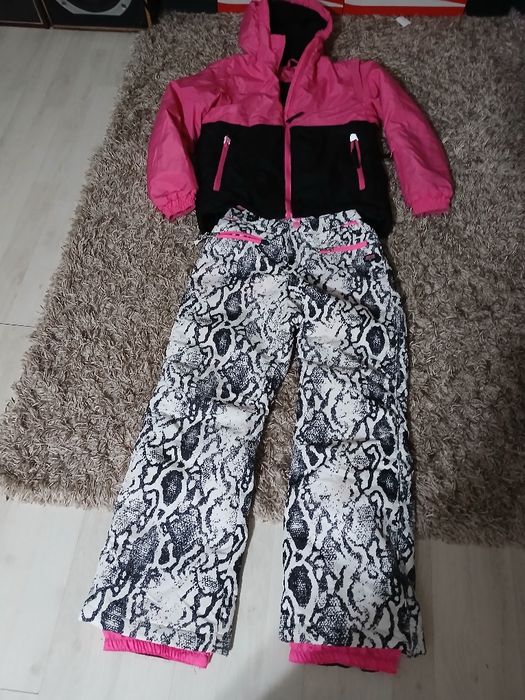 Costum ski fetiță mărimea 134/140.