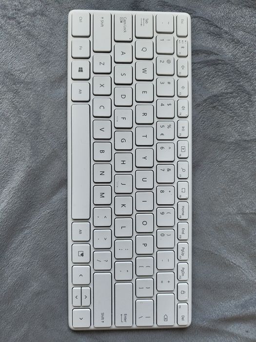 Tastatura bluetooth Microsoft compacta