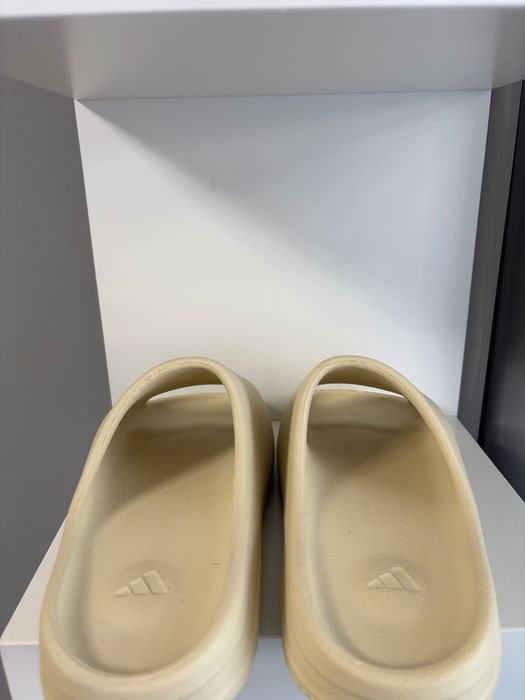Yeezy Slides Desert Sand