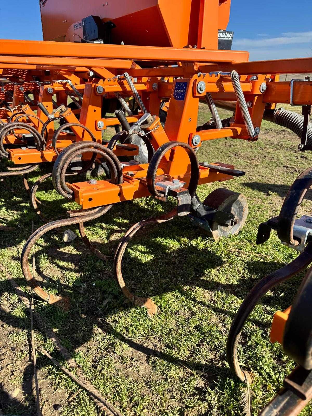 Cultivator/Prasitor MAAG SMI 8 03/ 8 rânduri /bazin 700l+500l /an 2020