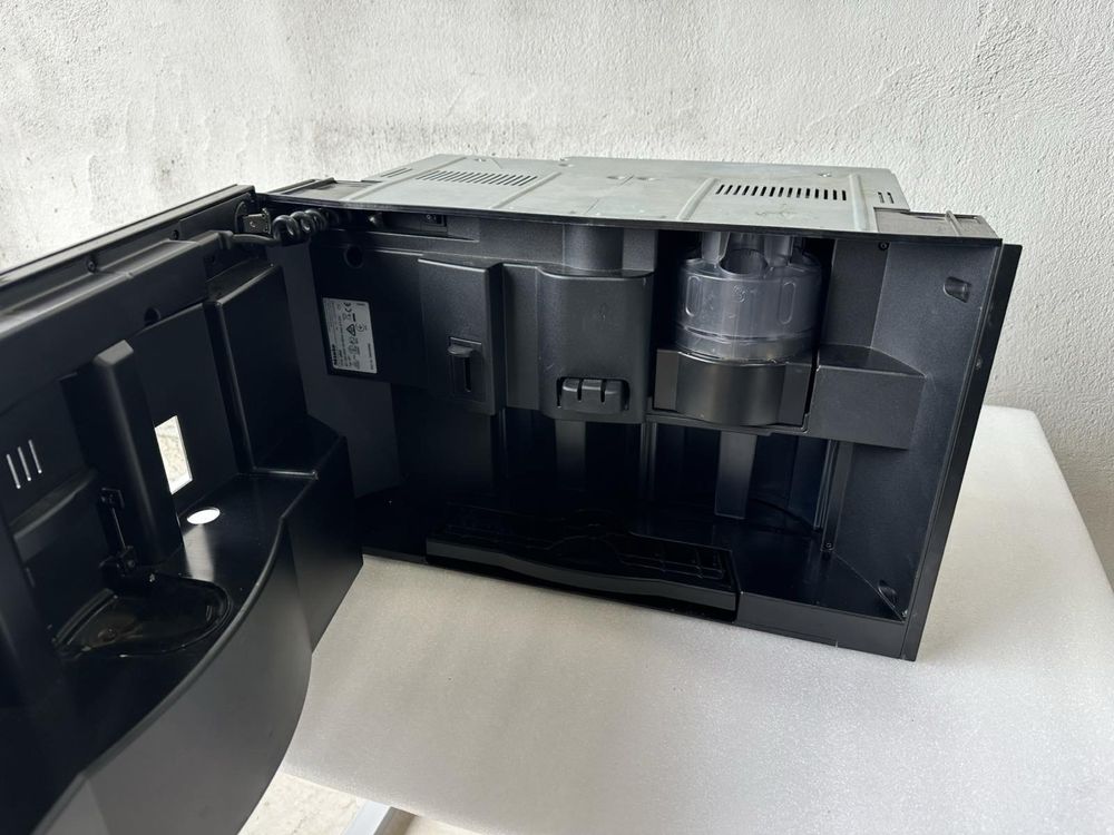 Miele CVA 3660 – Вградима кафе машина с капсули Nespresso
