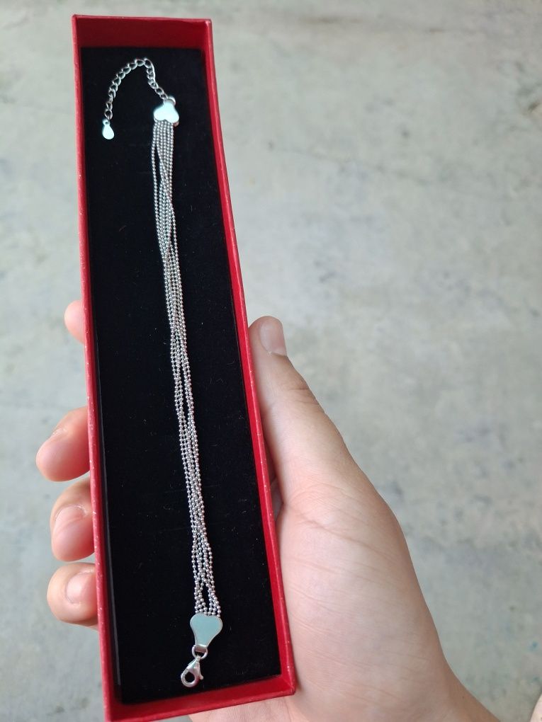 Продам серебряный браслет для девушек