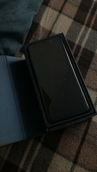 Samsung s9plus с документами и коробкои