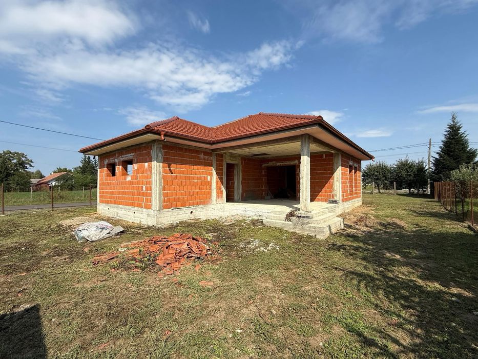 Ofer spre vanzare Casa stil Mediteranean la intrare in Vetis