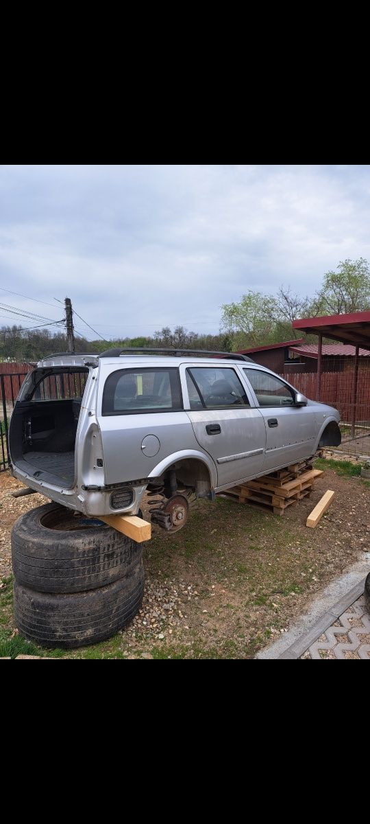 dezmembrez opel astra g caravan