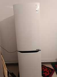 Холодильник LG почти новый