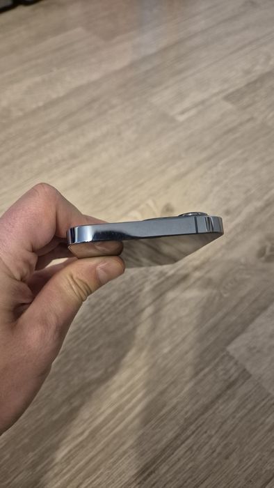 Iphone 13 pro Sierra Blue
Nu are urme de folosire.
Tinut in husa