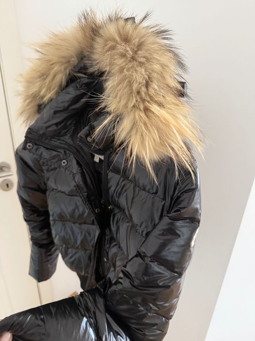 Яке Moncler без забележки