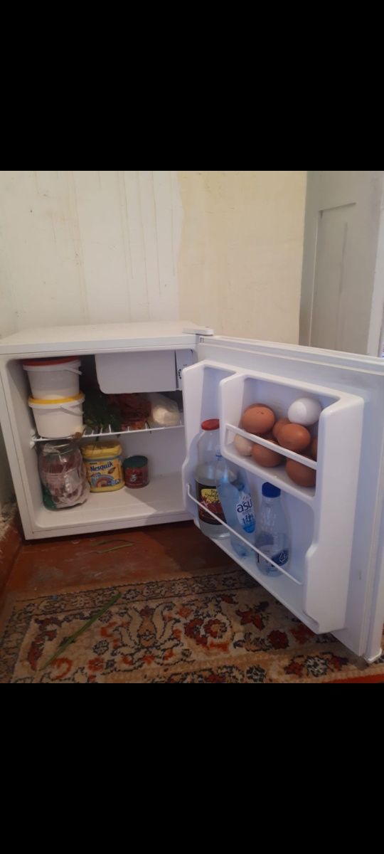 Мини холодильник Midea