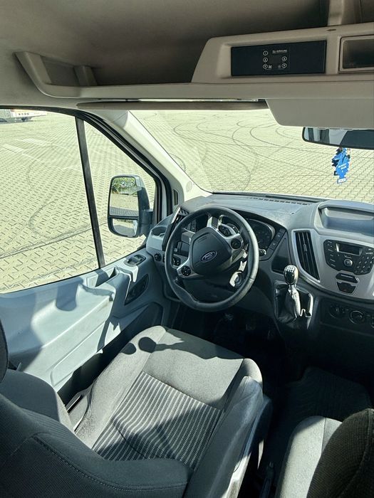 Ford Transit 8+1 Locuri Clima Fata/Spate