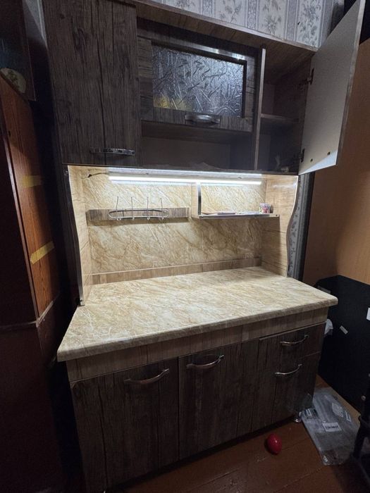 Продам куххоный шкаф-бар