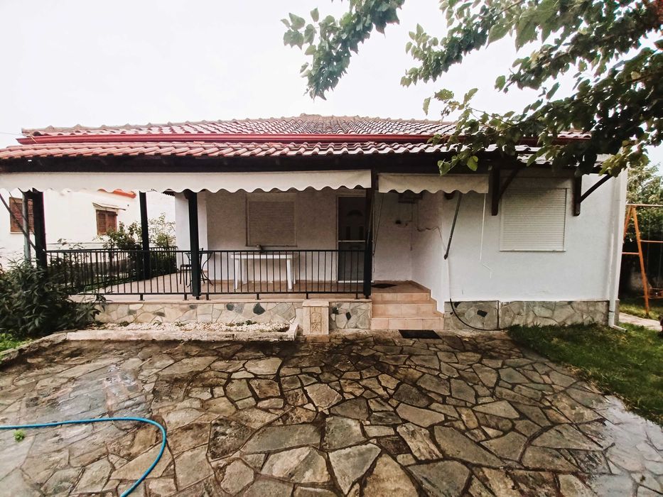Продава къща 62 м2 с двор 229 м2 в кв. Ривиера, Аспровалта, Гърция