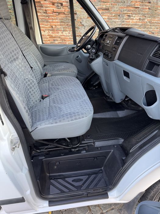 Ford Transit 8+1 locuri an 2013