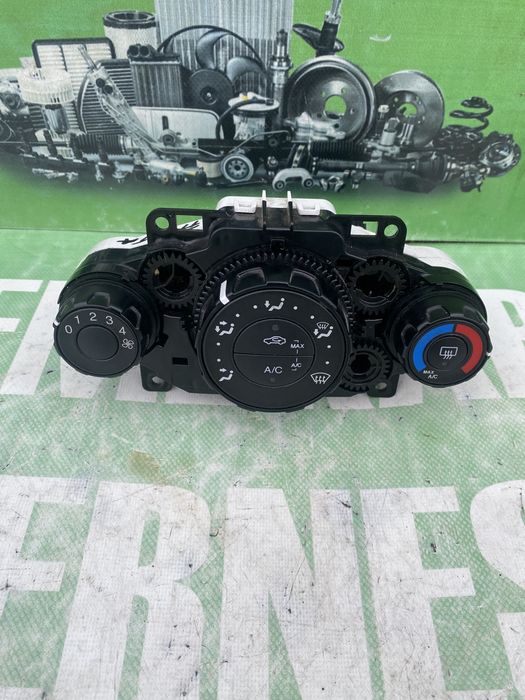 Panou comandă ventilație aer interior și Ac Ford Fiesta 2015