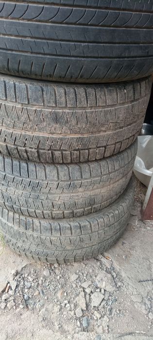 Продам шины на 20