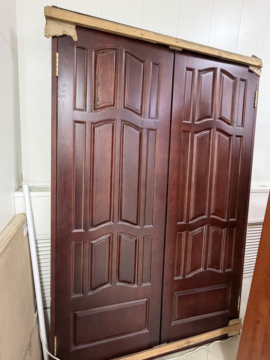 Двери новые с салона