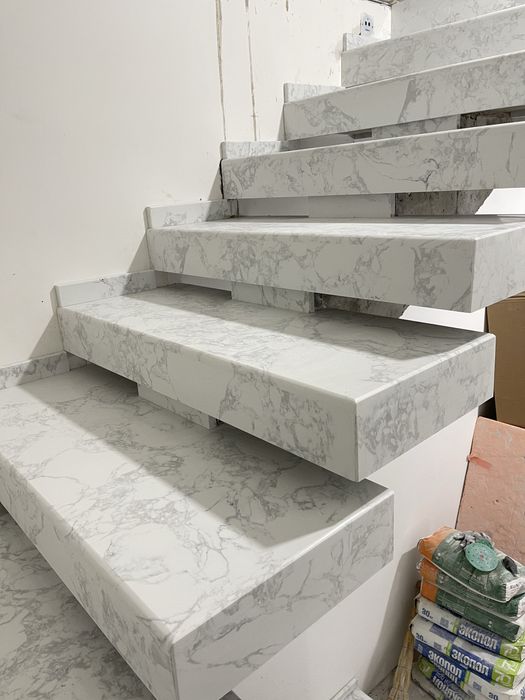 Ступени искусственный мрамор ( кварцевый агломерат)