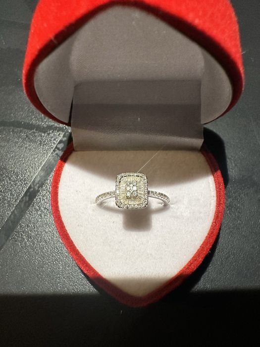 Inel de logodna cu diamante Teilor