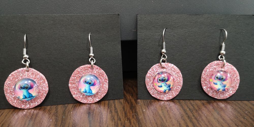 Обеци, Синджир и висулка със Стич