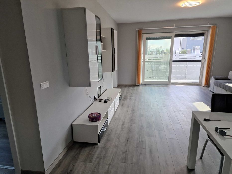 Apartament 2 camere Floare de Colt