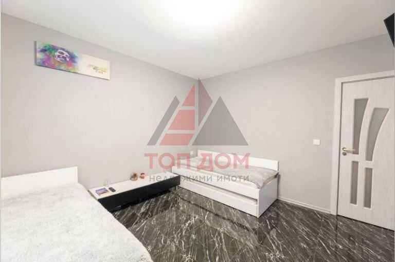 Дава се под наем Двустаен апартамент в Варна, м-т Траката - 56 кв.м за 255 € - Снимка #1