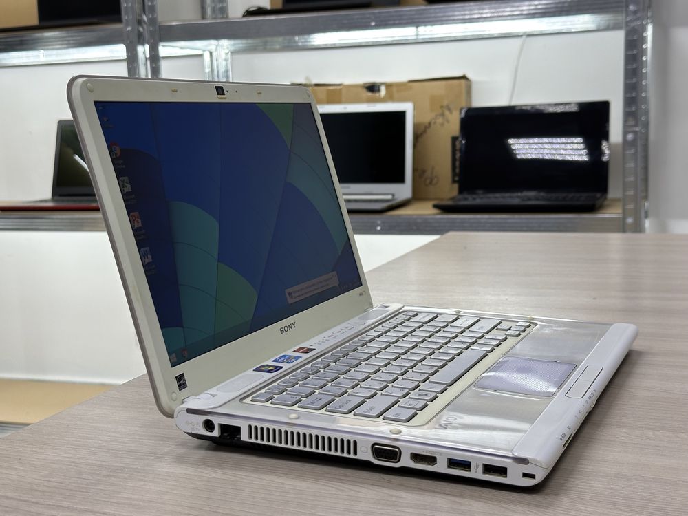 Ноутбук SONY компактный / intel core i3 / kaspi 0-0-12