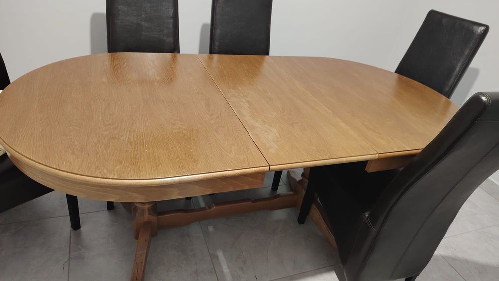 Masă lemn masiv de 8 persoane