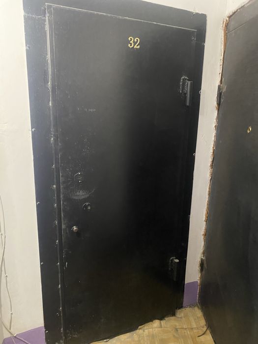 Продам входную дверь