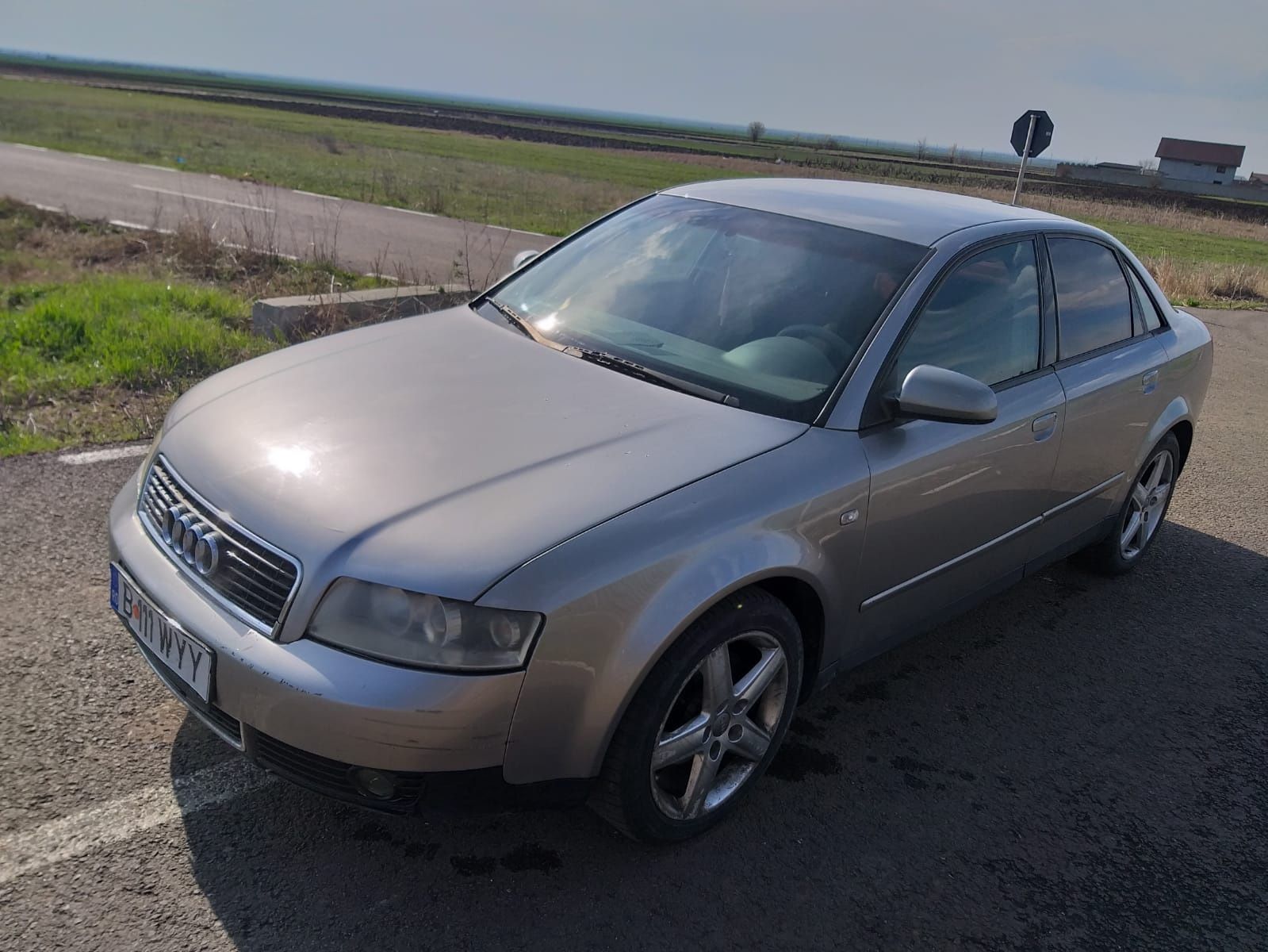 Se Dezmembrează Audi A4 b6 2.0 ALT Benzina 131 cp