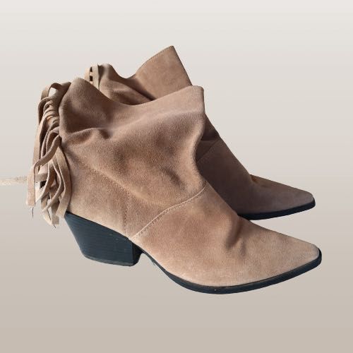 Ghete piele intoarsa ZARA