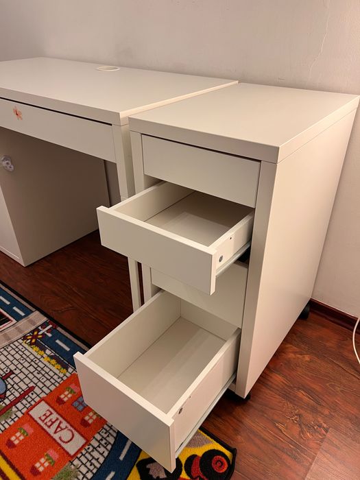Бюро и допълнително чекмедже на колелца, IKEA