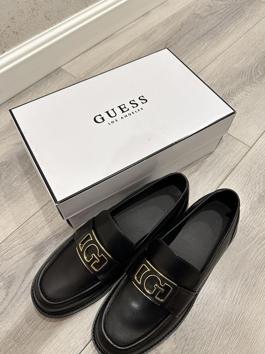 Продам лоферы Guess