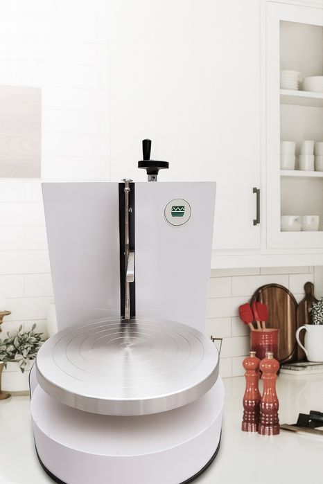 Аппарат для идеального выравнивания крема (бенто-торты)