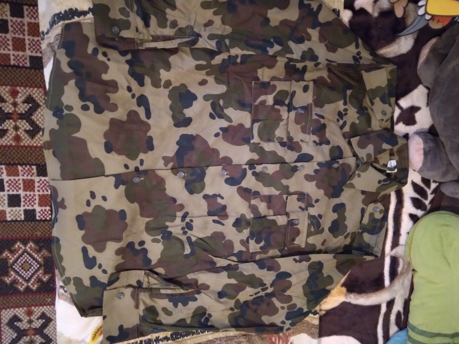 Vând 2 cămăși, 4 centuri, ,1 scurtă iarnă