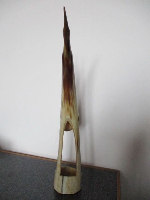 corn , pasare din corn . decoratiune , vanatoare