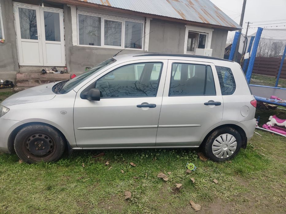 Mazda 2 2005.